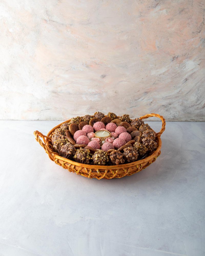 Diwali Hamper with Truffles and Dried Fruits - Image 4
