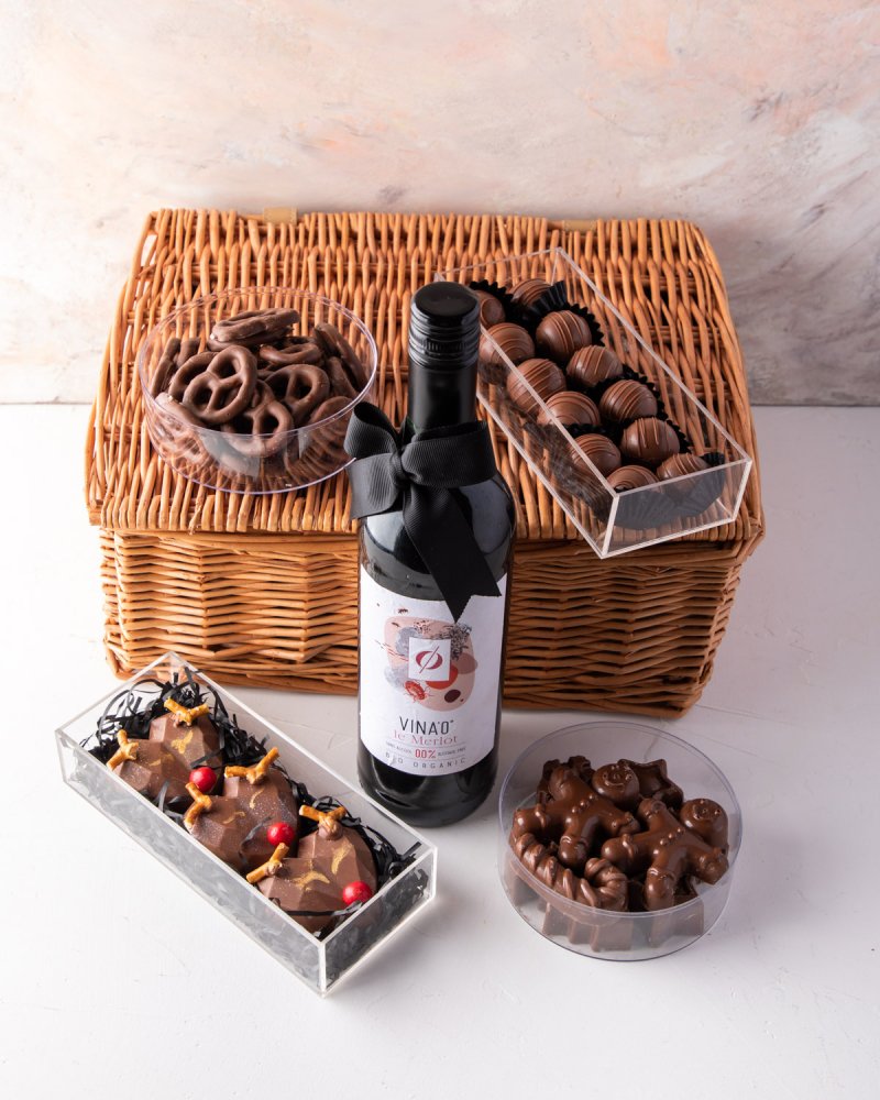 0% Organic Merlot and Chocolate Hamper by NJD