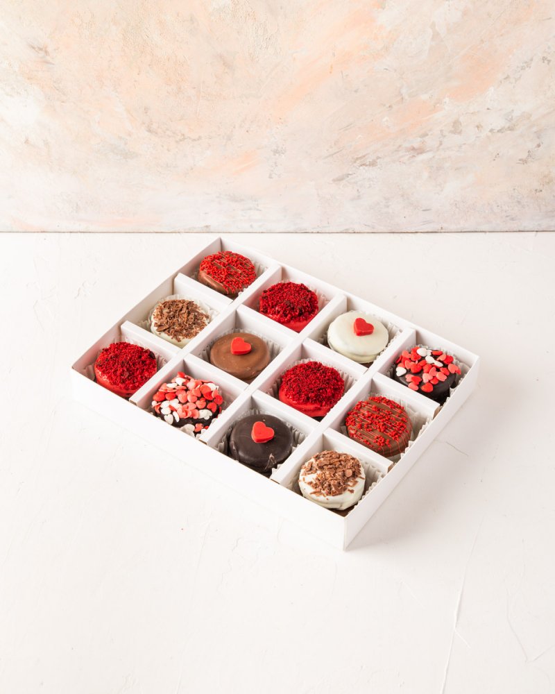 Red Velvet Oreos by NJD