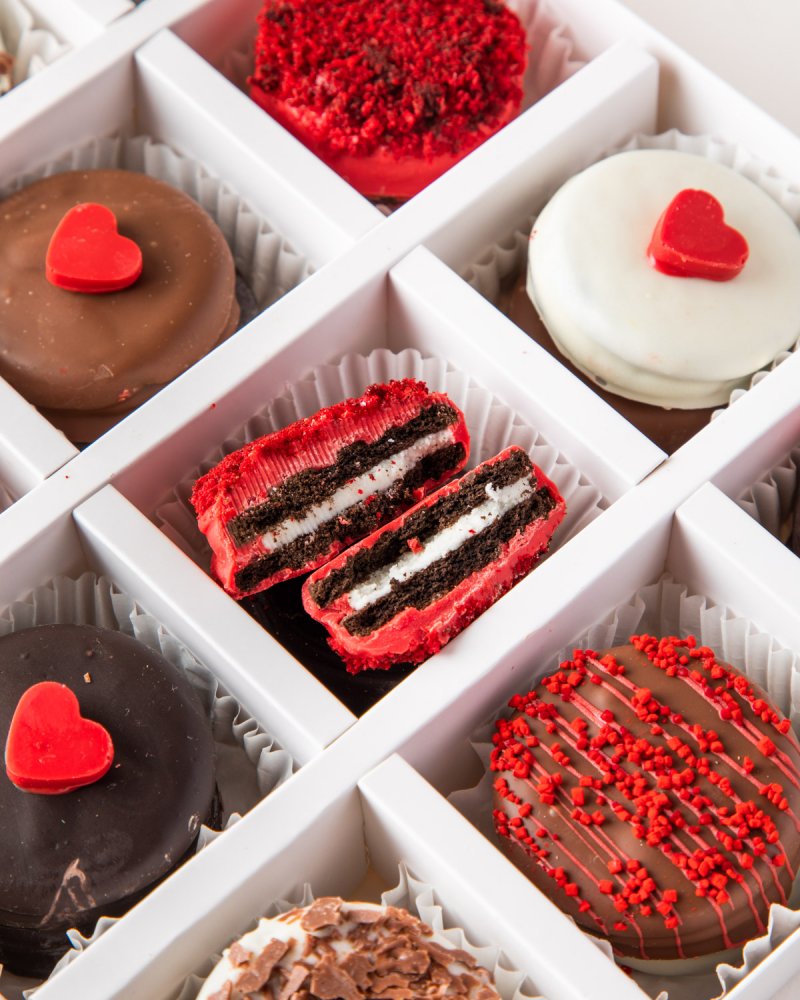 Red Velvet Oreos by NJD