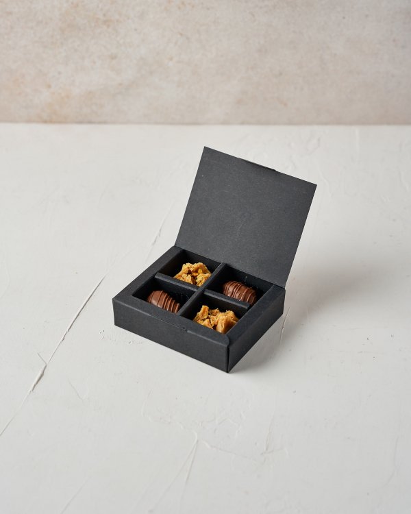 Small Dates and Baklawa Box