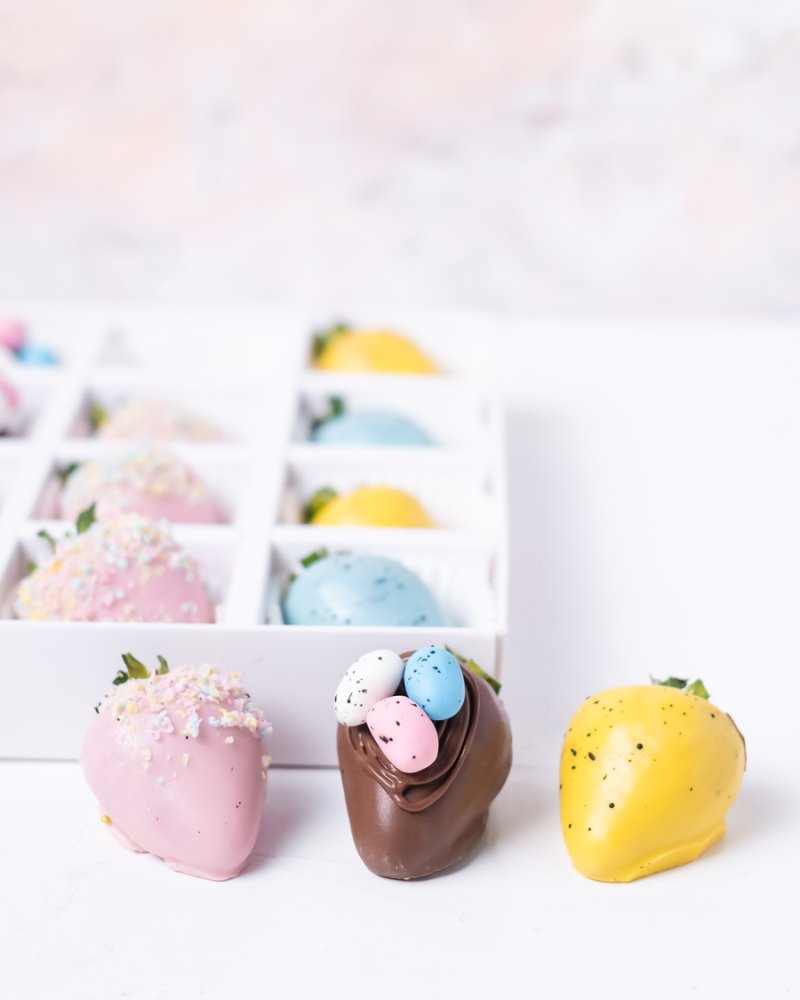 16 Chocolate Covered Strawberries - Image 3