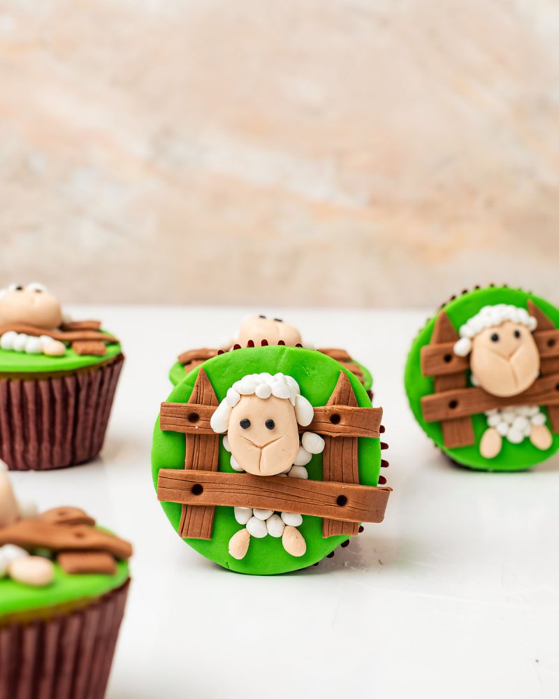 6 EID Cupcakes by NJD - Image 2