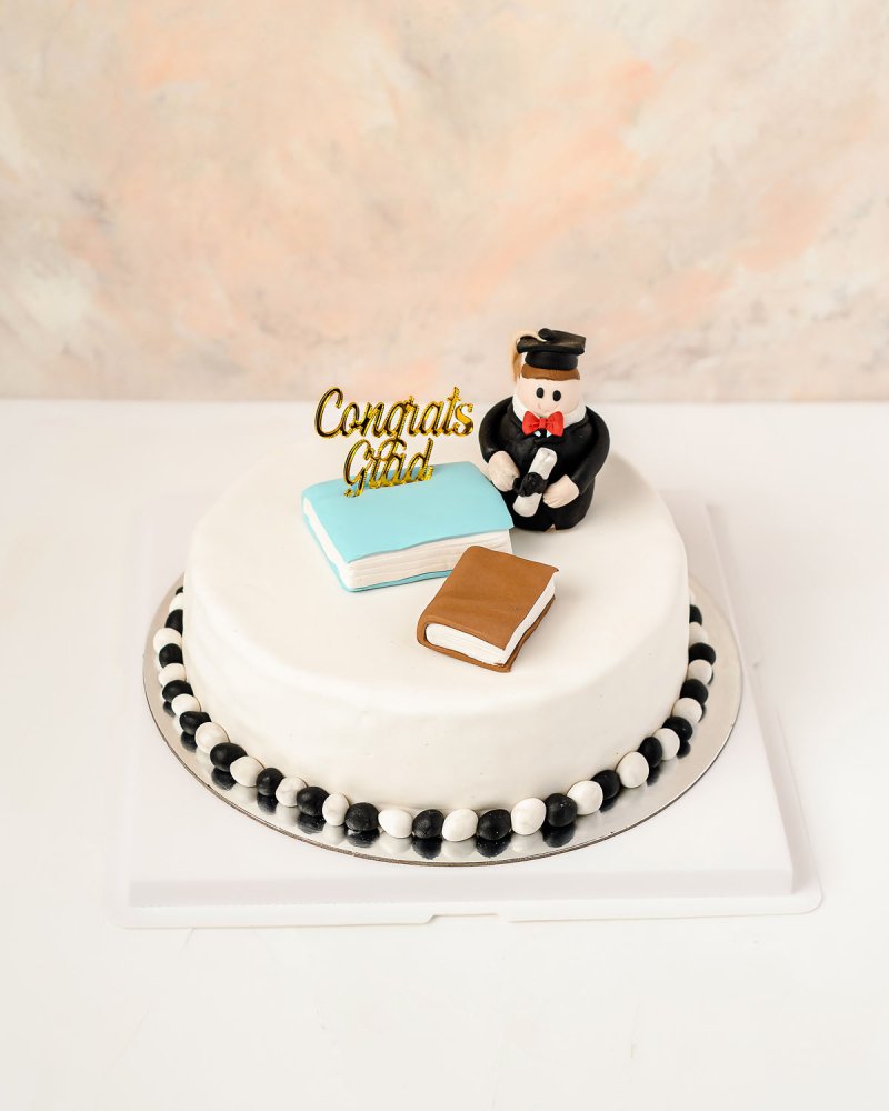1 Kg Graduation Cake by NJD