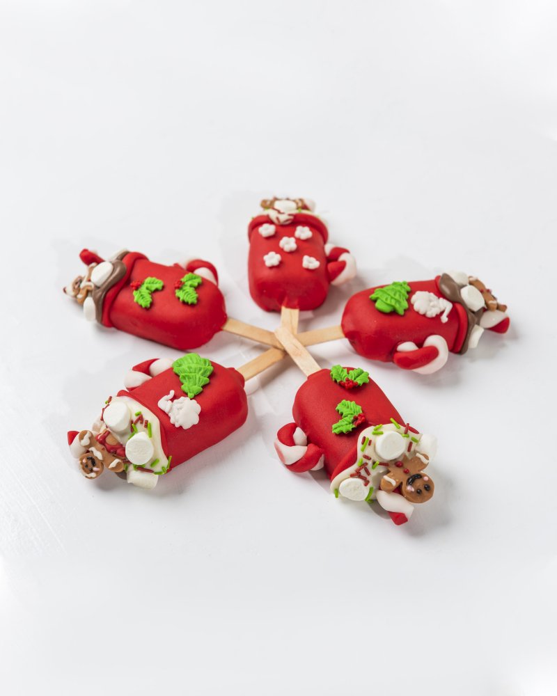Gingerbread Man Theme Cakesicles by NJD