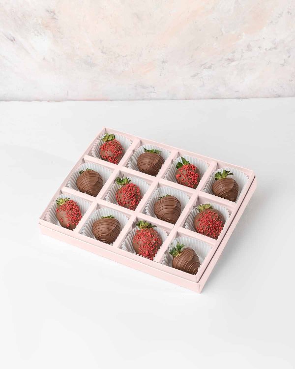 Milk chocolate Strawberries '24 Collection by NJD